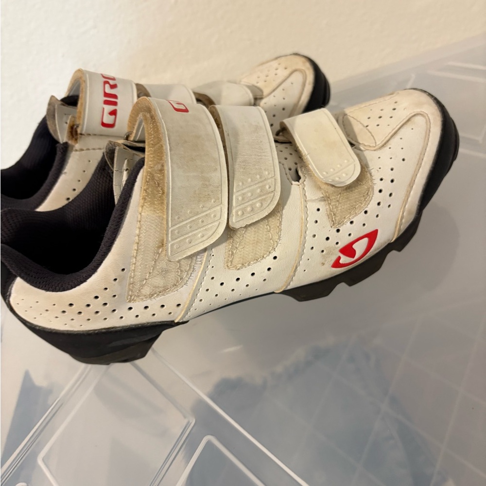 Giro Kids White and Black Cycling Sneakers